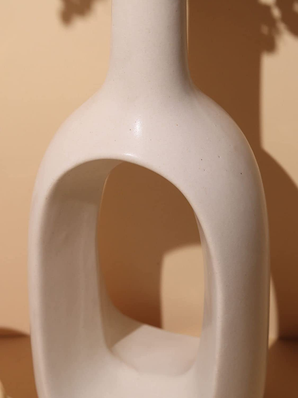 hollowvasewhite2_a3cdc69f-4d9d-413a-8ce2-626ed8f1b944-4x
